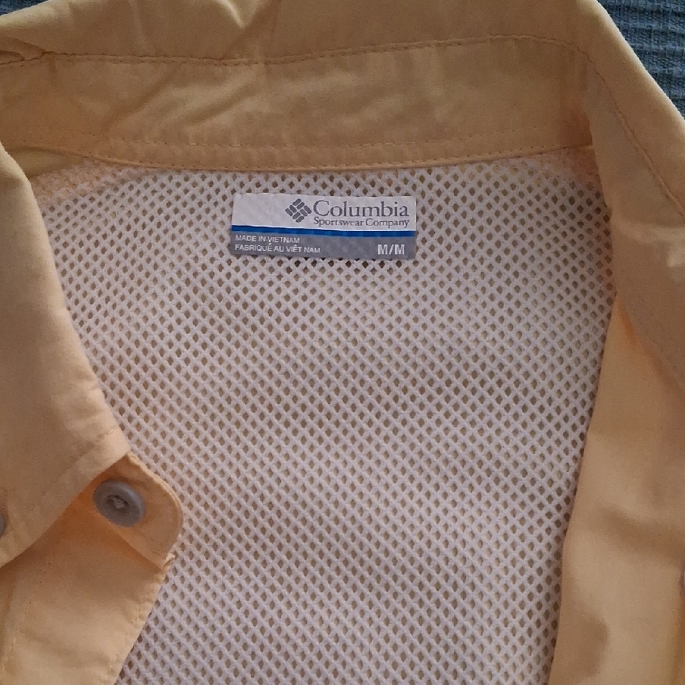 Columbia Light Yellow Short-Sleeve Fishing Shirt - Picture 2 of 4